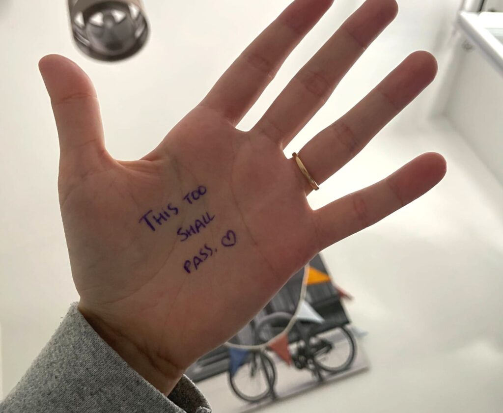 Alice_Hand